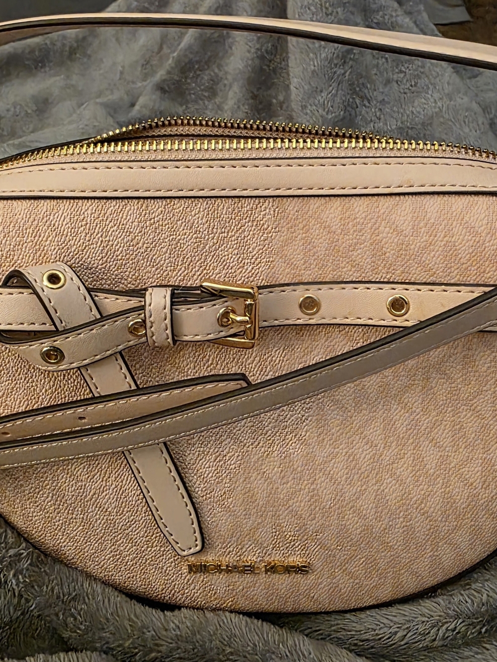 NWOT👜👛Michael Kors Blush Pink Leather Crossbody with Gold Hardware
